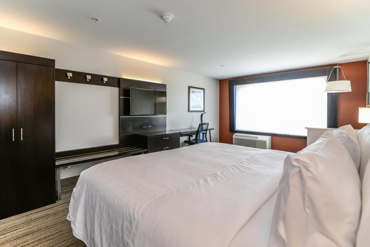 Holiday Inn Express & Suites Allen Park By Ihg Bagian luar foto