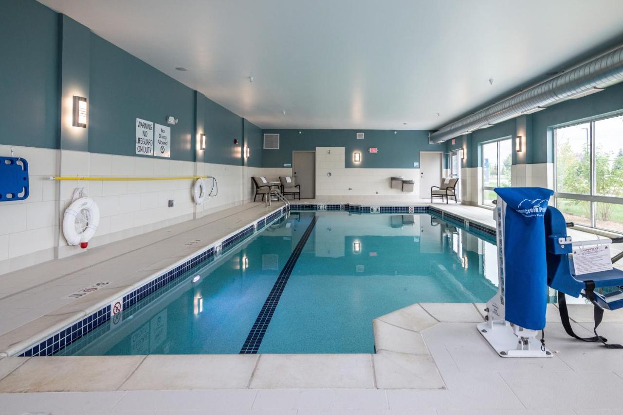 Holiday Inn Express & Suites Allen Park By Ihg Bagian luar foto