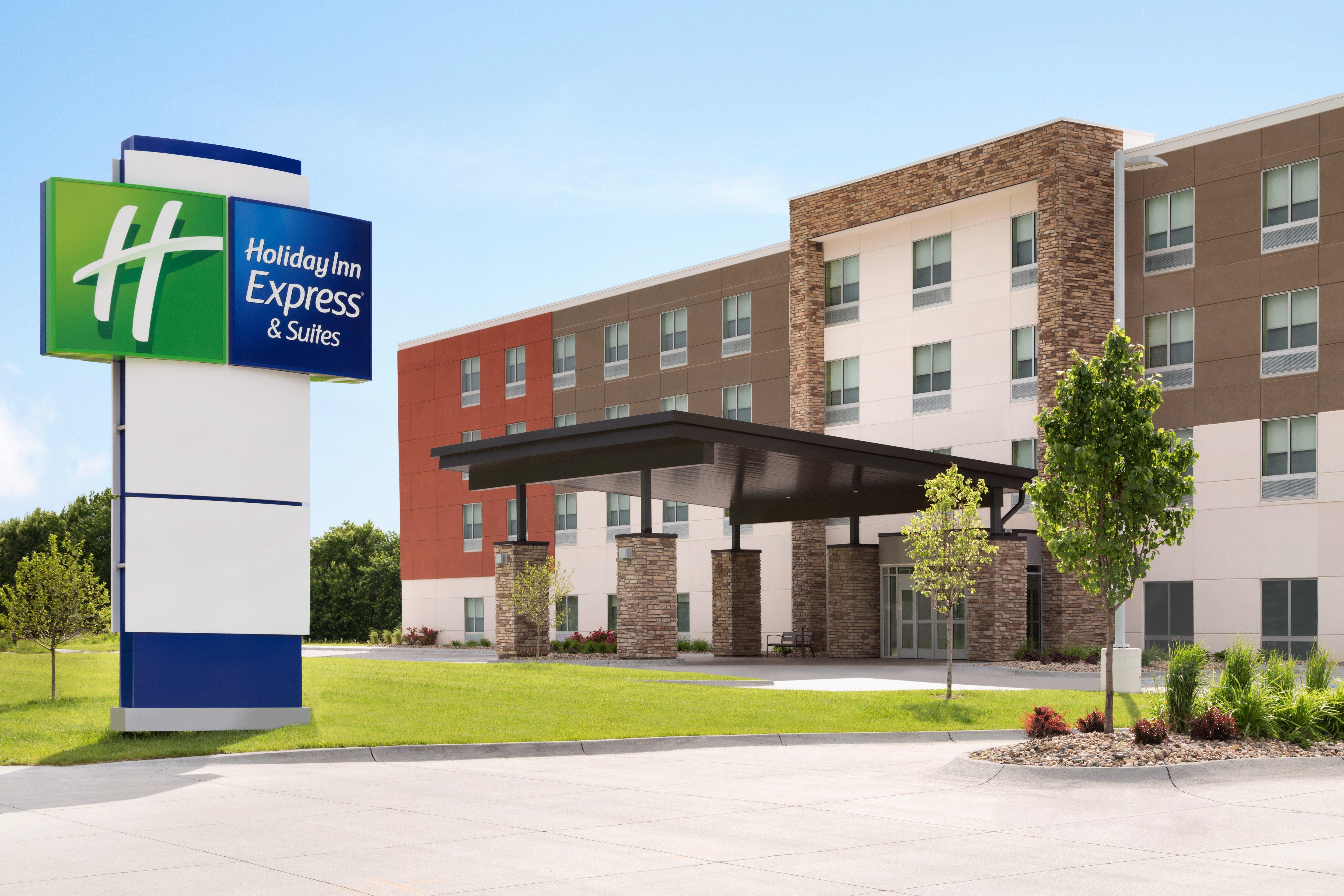 Holiday Inn Express & Suites Allen Park By Ihg Bagian luar foto