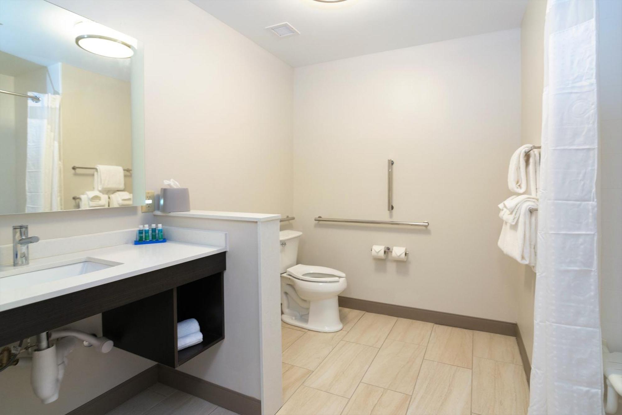 Holiday Inn Express & Suites Allen Park By Ihg Bagian luar foto